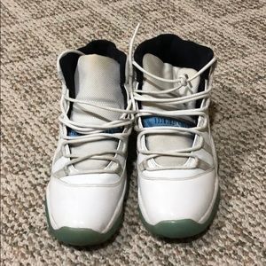 Jordan 11 legend blue